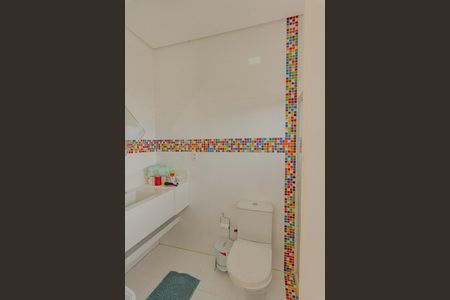 Casa de condomínio à venda com 320m², 3 quartos e 4 vagasBanheiro da Suíte 1