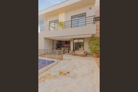 Casa de condomínio à venda com 320m², 3 quartos e 4 vagasPiscina