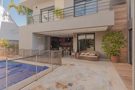 Casa de condomínio à venda com 320m², 3 quartos e 4 vagasPiscina