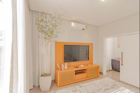 Casa de condomínio à venda com 320m², 3 quartos e 4 vagasSala de TV