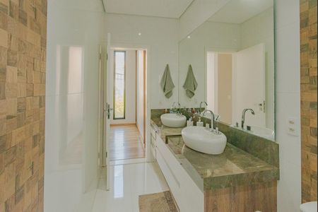 Casa de condomínio à venda com 320m², 3 quartos e 4 vagasBanheiro da Suíte 3