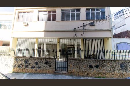 Apartamento para alugar com 75m², 2 quartos e sem vaga Apartamento para alugar com 75m², 2 quartos e sem vagaFachada