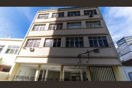 Apartamento para alugar com 75m², 2 quartos e sem vaga Apartamento para alugar com 75m², 2 quartos e sem vagaFachada