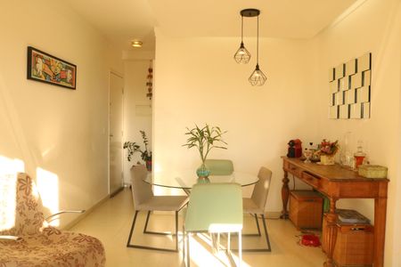 Apartamento para alugar com 67m², 2 quartos e 2 vagasSala