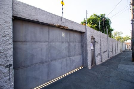 Casa para alugar com 170m², 4 quartos e 7 vagas Casa para alugar com 170m², 4 quartos e 7 vagasFachada