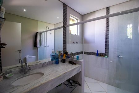 Casa para alugar com 170m², 4 quartos e 7 vagas Casa para alugar com 170m², 4 quartos e 7 vagasBanheiro da Suíte 2