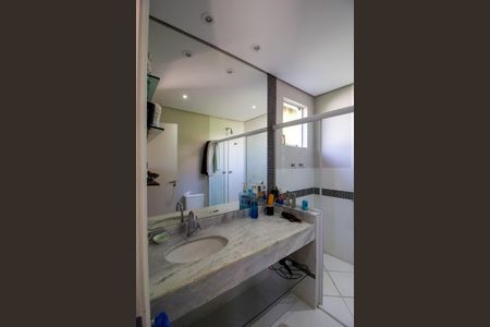 Casa para alugar com 170m², 4 quartos e 7 vagas Casa para alugar com 170m², 4 quartos e 7 vagasBanheiro da Suíte 2