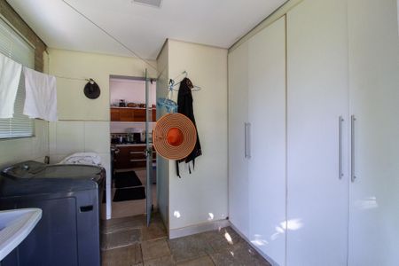 Casa para alugar com 170m², 4 quartos e 7 vagas Casa para alugar com 170m², 4 quartos e 7 vagasÁrea de Serviço