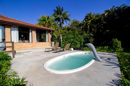 Casa para alugar com 170m², 4 quartos e 7 vagas Casa para alugar com 170m², 4 quartos e 7 vagasArea Externa