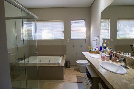 Casa para alugar com 170m², 4 quartos e 7 vagas Casa para alugar com 170m², 4 quartos e 7 vagasBanheiro da Suíte 1