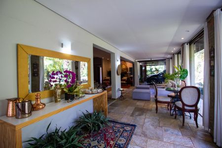 Casa para alugar com 170m², 4 quartos e 7 vagas Casa para alugar com 170m², 4 quartos e 7 vagasSala