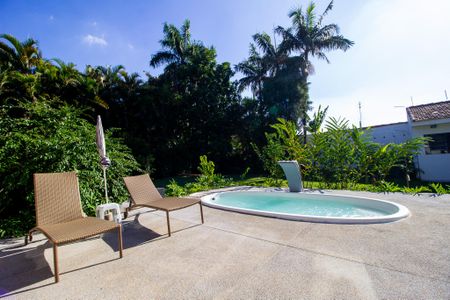 Casa para alugar com 170m², 4 quartos e 7 vagas Casa para alugar com 170m², 4 quartos e 7 vagasArea Externa