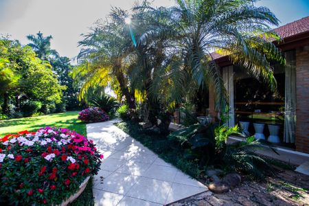 Casa para alugar com 170m², 4 quartos e 7 vagas Casa para alugar com 170m², 4 quartos e 7 vagasArea Externa