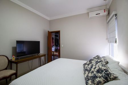 Casa para alugar com 170m², 4 quartos e 7 vagas Casa para alugar com 170m², 4 quartos e 7 vagasSuite 1