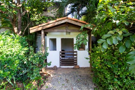 Casa para alugar com 170m², 4 quartos e 7 vagas Casa para alugar com 170m², 4 quartos e 7 vagasArea Externa