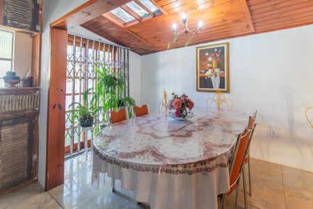 Casa para alugar com 530m², 3 quartos e 1 vaga Casa para alugar com 530m², 3 quartos e 1 vagaSala