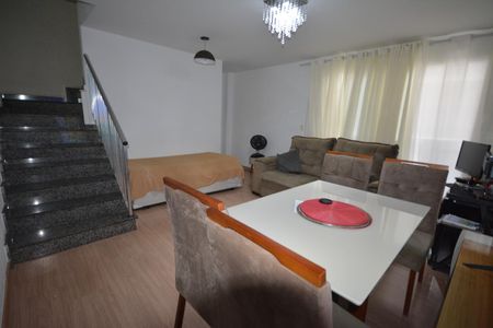 Casa para alugar com 110m², 2 quartos e 1 vagaSala