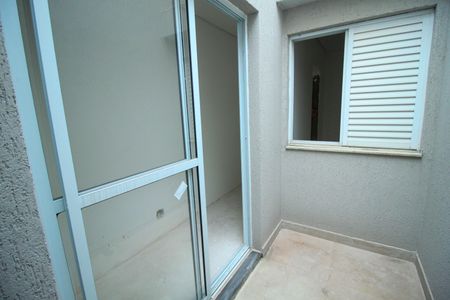 Casa à venda com 144m², 3 quartos e 2 vagas Casa à venda com 144m², 3 quartos e 2 vagasVaranda