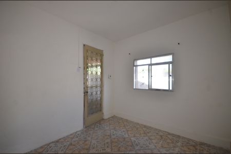 Casa para alugar com 65m², 2 quartos e 2 vagasSala