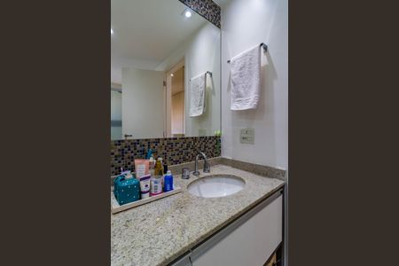 Apartamento à venda com 177m², 3 quartos e 3 vagas Apartamento à venda com 177m², 3 quartos e 3 vagasBanheiro Suíte 3