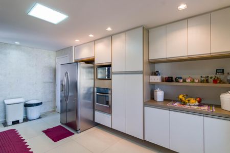 Apartamento à venda com 177m², 3 quartos e 3 vagas Apartamento à venda com 177m², 3 quartos e 3 vagasCozinha