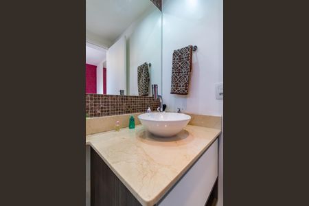 Apartamento à venda com 177m², 3 quartos e 3 vagas Apartamento à venda com 177m², 3 quartos e 3 vagasBanheiro Suíte 2