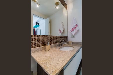 Apartamento à venda com 177m², 3 quartos e 3 vagas Apartamento à venda com 177m², 3 quartos e 3 vagasBanheiro Suíte