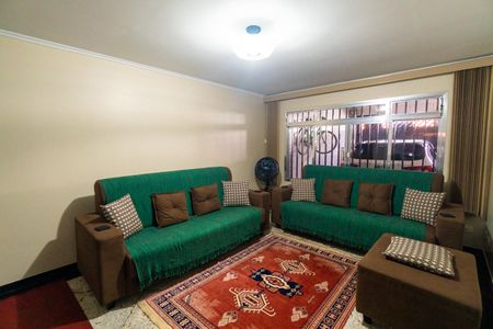 Casa à venda com 166m², 3 quartos e 2 vagasSala