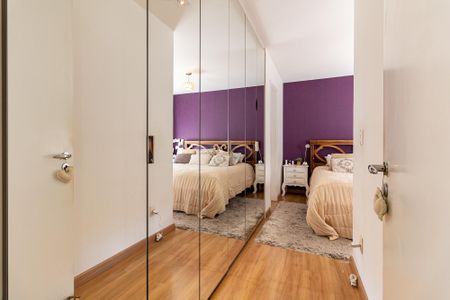 Casa de condomínio à venda com 240m², 3 quartos e 3 vagasSuíte 1