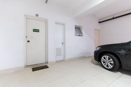 Casa de condomínio à venda com 240m², 3 quartos e 3 vagasÁrea Comum - Estacionamento