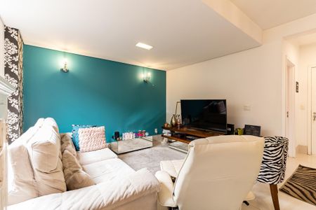 Casa de condomínio à venda com 240m², 3 quartos e 3 vagasSala