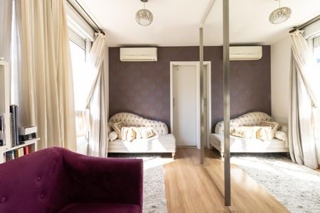 Casa de condomínio à venda com 240m², 3 quartos e 3 vagasSuíte 1