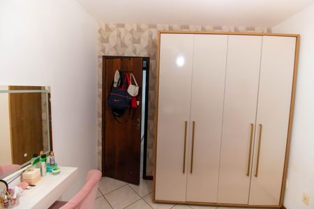 Casa à venda com 450m², 3 quartos e 4 vagas Casa à venda com 450m², 3 quartos e 4 vagasQuarto 2