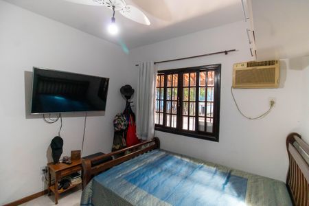 Casa à venda com 450m², 3 quartos e 4 vagas Casa à venda com 450m², 3 quartos e 4 vagasQuarto 1