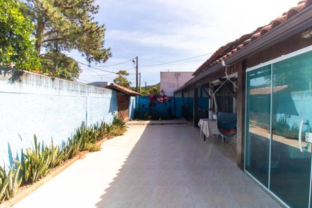 Casa à venda com 450m², 3 quartos e 4 vagas Casa à venda com 450m², 3 quartos e 4 vagasÁrea externa