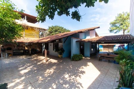 Casa à venda com 450m², 3 quartos e 4 vagas Casa à venda com 450m², 3 quartos e 4 vagasÁrea externa