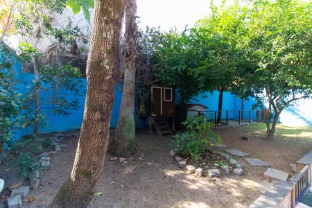 Casa à venda com 450m², 3 quartos e 4 vagas Casa à venda com 450m², 3 quartos e 4 vagasÁrea externa