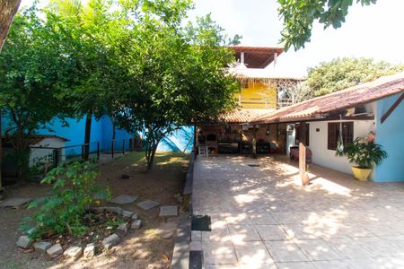 Casa à venda com 450m², 3 quartos e 4 vagas Casa à venda com 450m², 3 quartos e 4 vagasÁrea externa