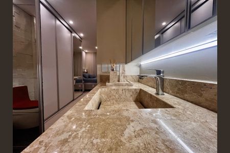 Apartamento à venda com 80m², 1 quarto e 2 vagas Apartamento à venda com 80m², 1 quarto e 2 vagasBanheiro da Suíte