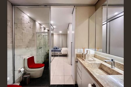 Apartamento à venda com 80m², 1 quarto e 2 vagas Apartamento à venda com 80m², 1 quarto e 2 vagasBanheiro da Suíte