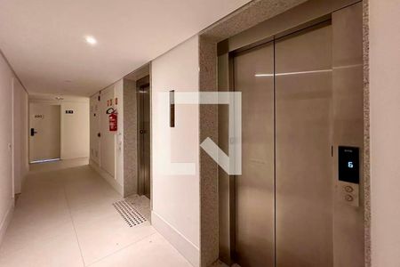 Studio à venda com 24m², 0 quarto e sem vaga Studio à venda com 24m², 0 quarto e sem vagaHall Apartamento