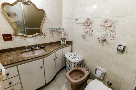 Apartamento à venda com 102m², 4 quartos e 1 vaga Apartamento à venda com 102m², 4 quartos e 1 vagaBanheiro Corredor