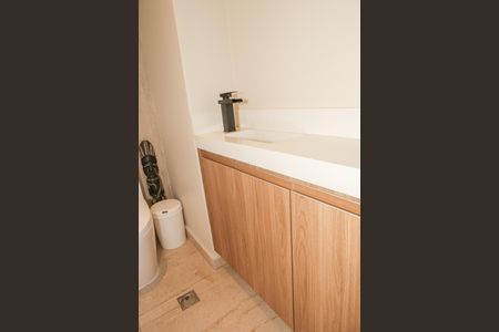 Apartamento à venda com 205m², 5 quartos e 3 vagas Apartamento à venda com 205m², 5 quartos e 3 vagasLavabo