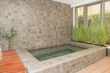 Apartamento à venda com 205m², 5 quartos e 3 vagas Apartamento à venda com 205m², 5 quartos e 3 vagasÁrea comum - Spa