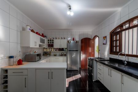 Casa à venda com 212m², 4 quartos e 2 vagas Casa à venda com 212m², 4 quartos e 2 vagasCozinha
