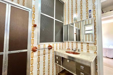 Casa à venda com 270m², 4 quartos e 4 vagas Casa à venda com 270m², 4 quartos e 4 vagasBanheiro Social