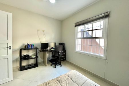 Casa à venda com 270m², 4 quartos e 4 vagas Casa à venda com 270m², 4 quartos e 4 vagasQuarto 2