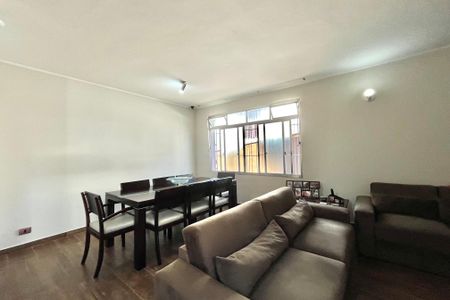 Casa à venda com 270m², 4 quartos e 4 vagas Casa à venda com 270m², 4 quartos e 4 vagasSala