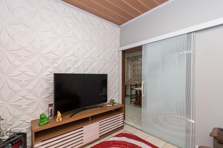 Casa à venda com 600m², 2 quartos e 3 vagas Casa à venda com 600m², 2 quartos e 3 vagasSala