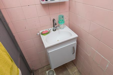 Casa à venda com 600m², 2 quartos e 3 vagas Casa à venda com 600m², 2 quartos e 3 vagasBanheiro